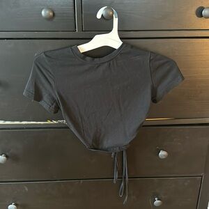 backless black tee